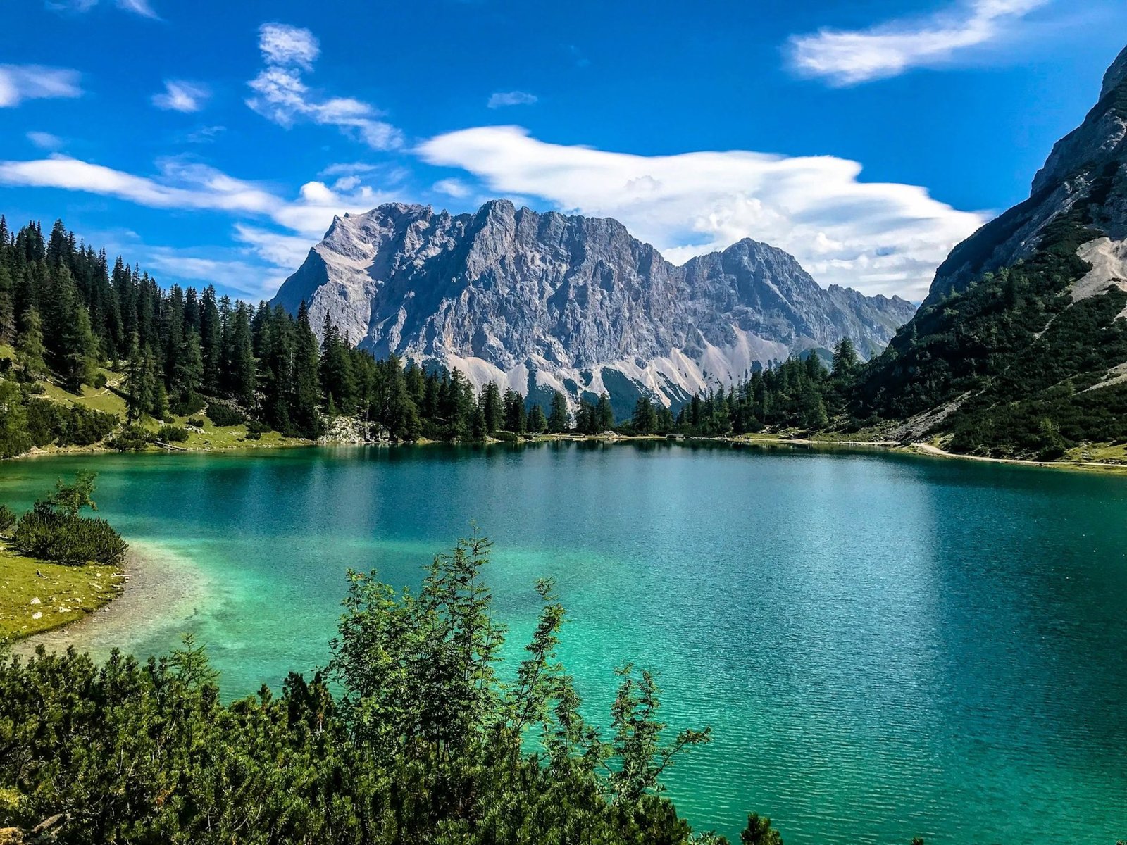 Eibsee mit Zugspitzmassiv bei Garmisch-Partenkirchen